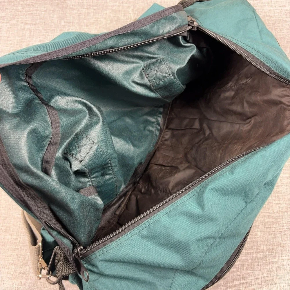 Vintage L.L. Beach Adventure Duffle Bag Green Black Nylon Travel Gym USA 90s